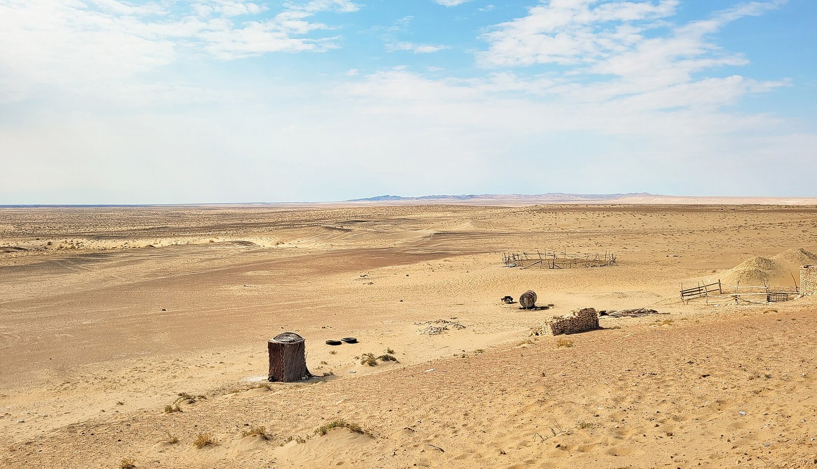 Sand and gravel plain on the Kyzylkum fringe