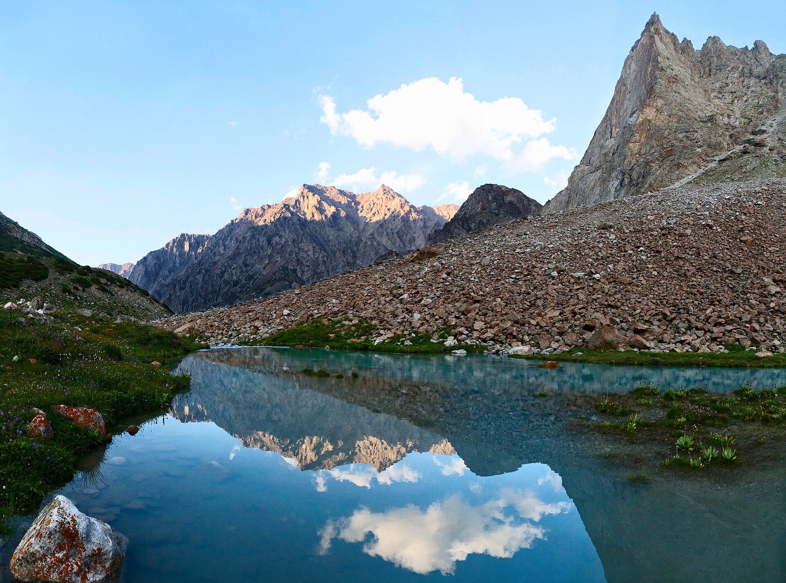 Tegerek-Köl, a cirque lake in the northern Talas Alatau